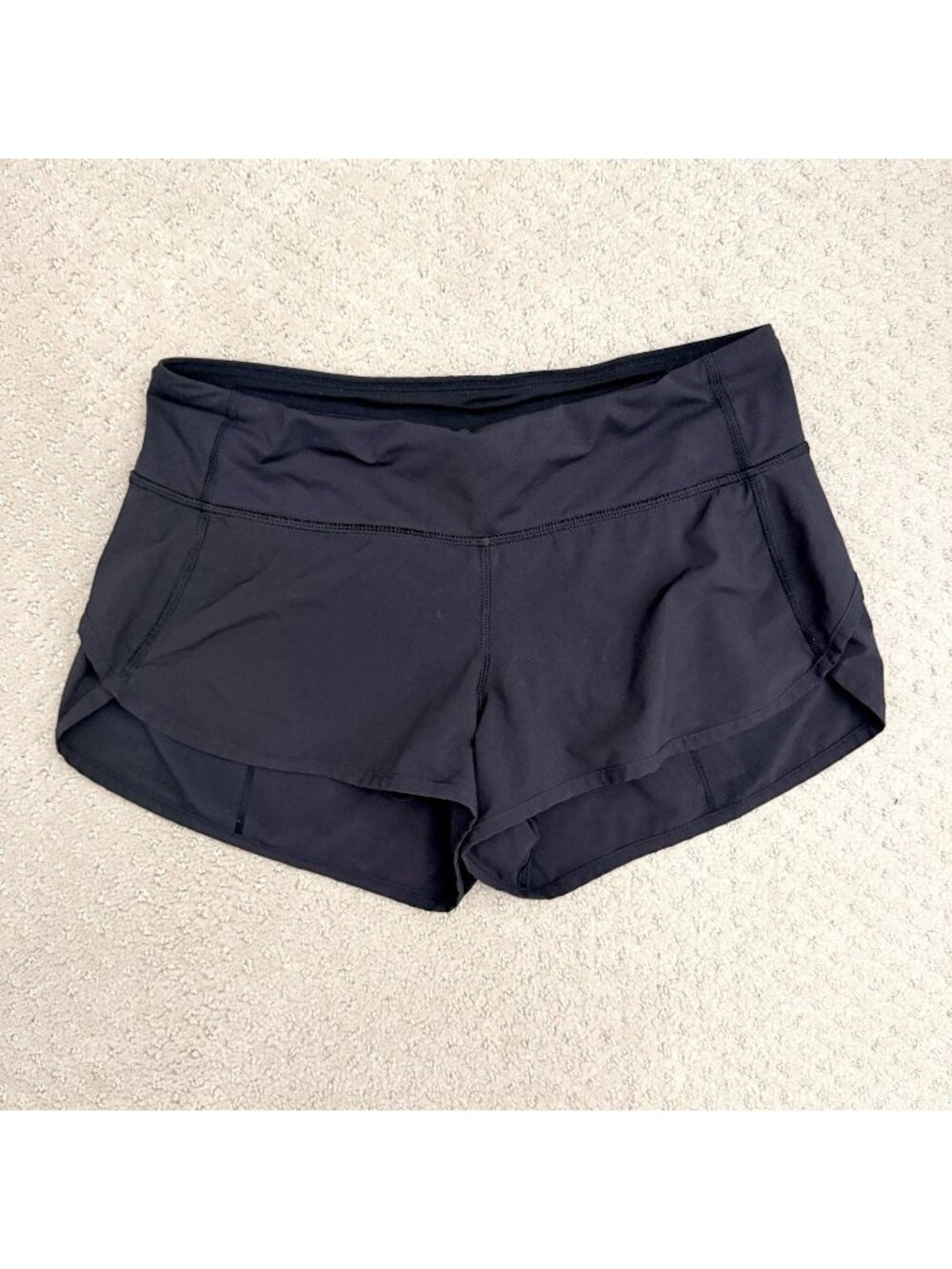 Lululemon Black Speed Up High Rise Athletic Shorts 2.5” Inseam Women’s Size 4